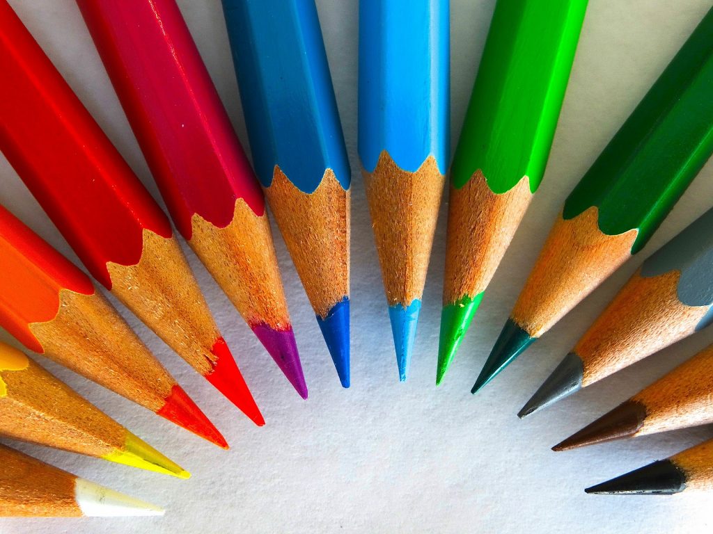 colour pencils 450621 1920 1024x768 - Conheça os materiais para desenho essenciais para ter ótimos resultados!